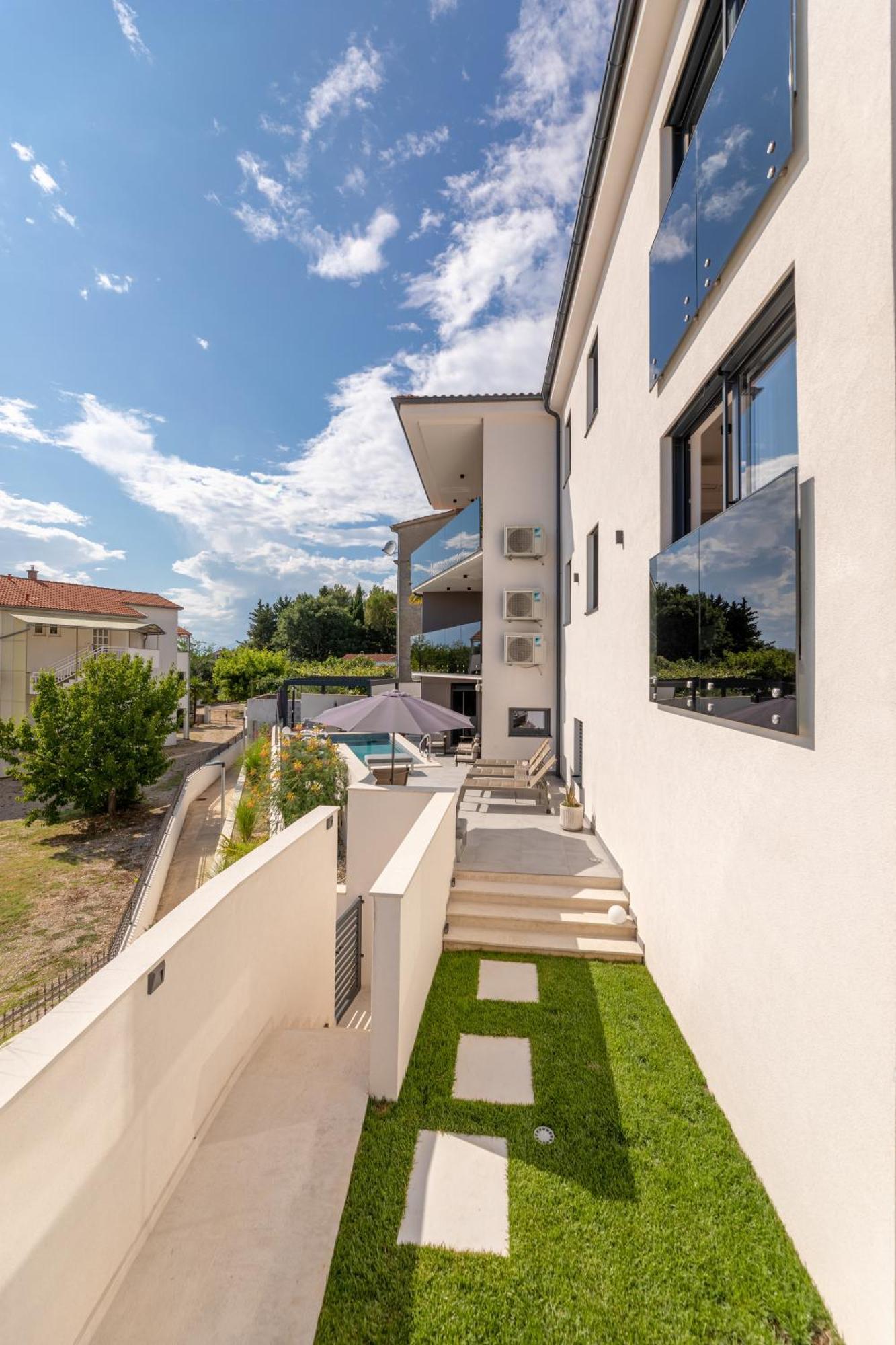 Villa Aurea Apartments Malinska De Luxe エクステリア 写真